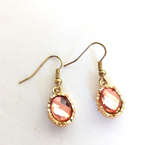 Gold Tone Regal Glam Faceted Rhinestone Dangle Drop Hook Event Earrings - Picture 4 of 4